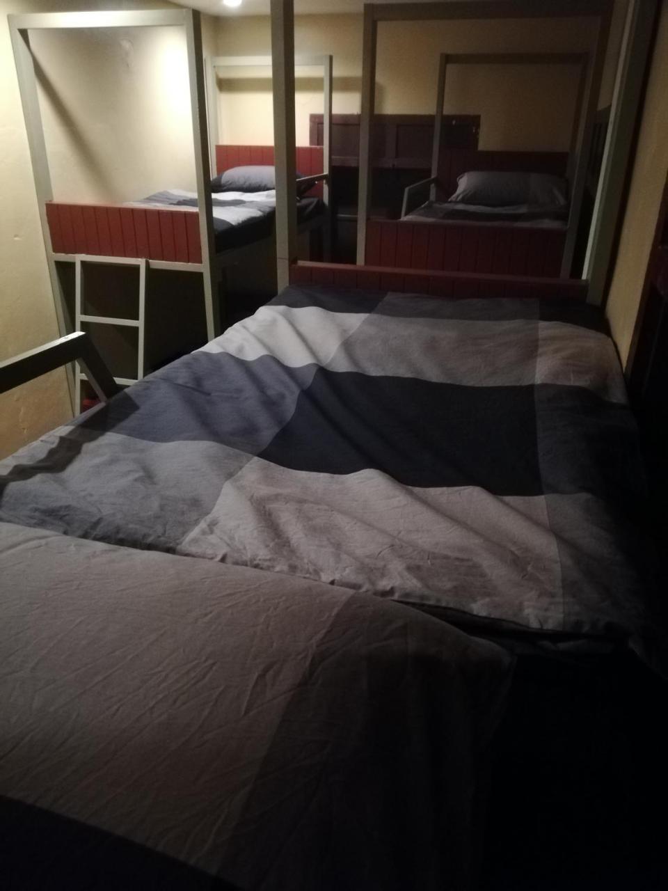 Bike&Bed Vandrarhem Thakhek Exteriör bild