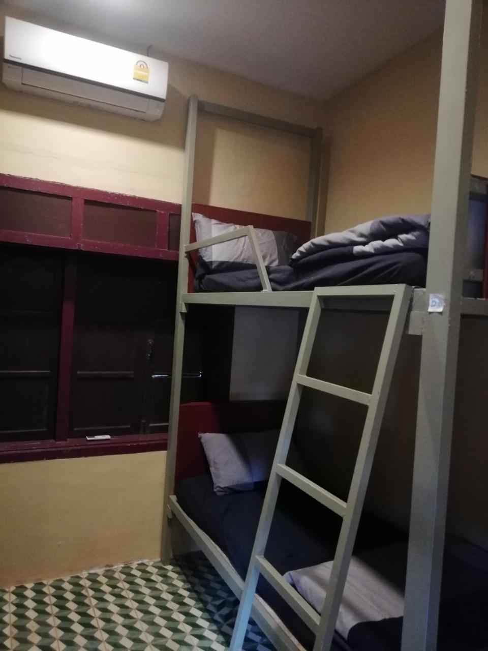 Bike&Bed Vandrarhem Thakhek Exteriör bild