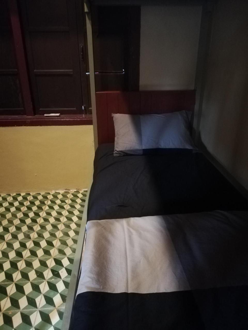 Bike&Bed Vandrarhem Thakhek Exteriör bild
